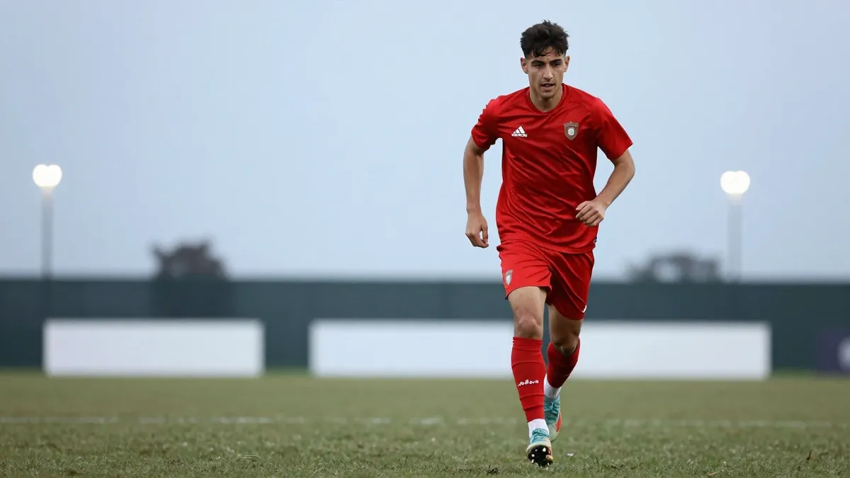 Tamworth's next opponents Woking have signed defender Charlie McArthur on loan from York City and free agent Josh Grant...